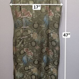 Elegant Floral Patterned Dress